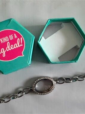 Origami Owl Silver Oval Crystal Link Bracelet